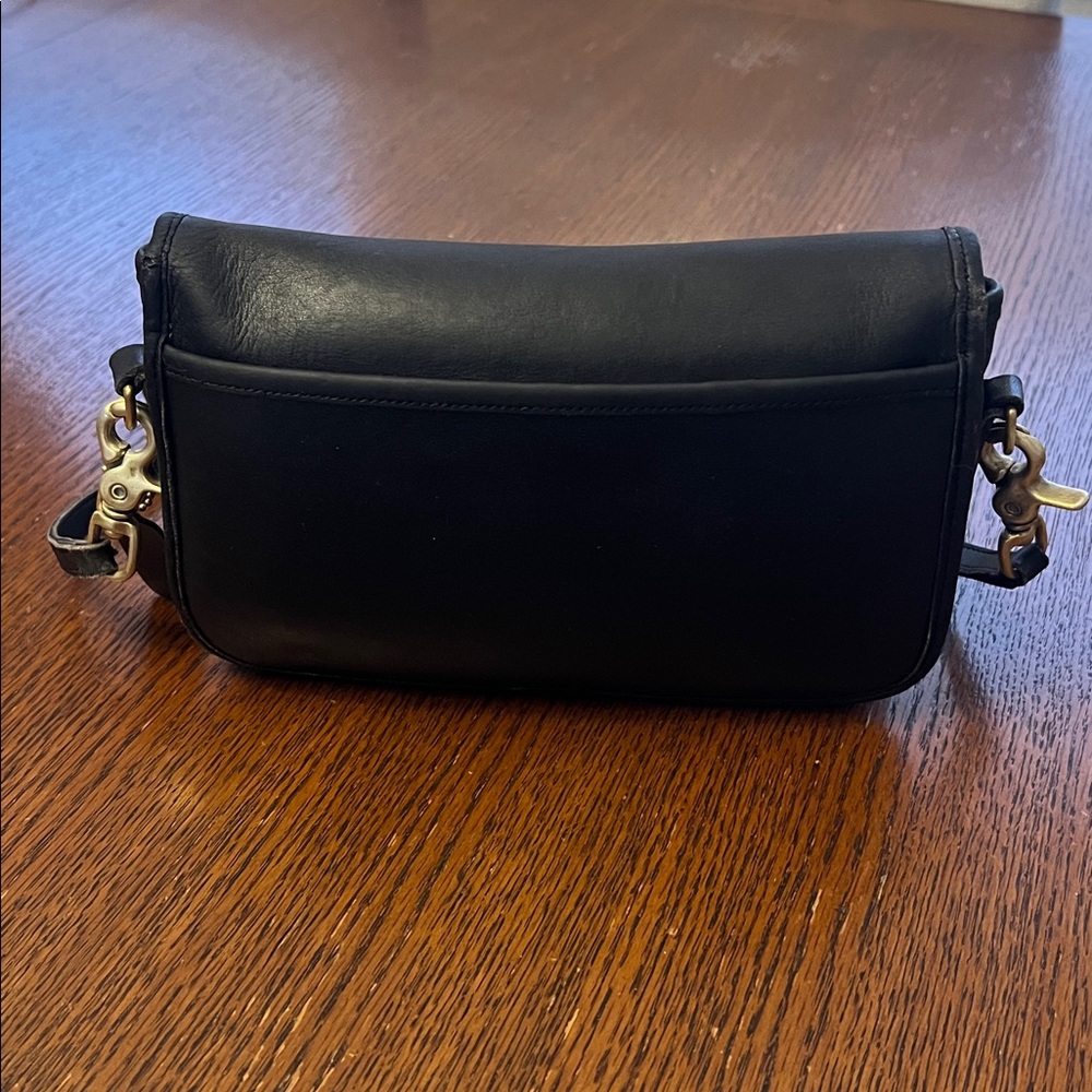 Vintage Coach Black Turnlock Crossbody | Made in USA | Restored Leather - Picture 4 of 13